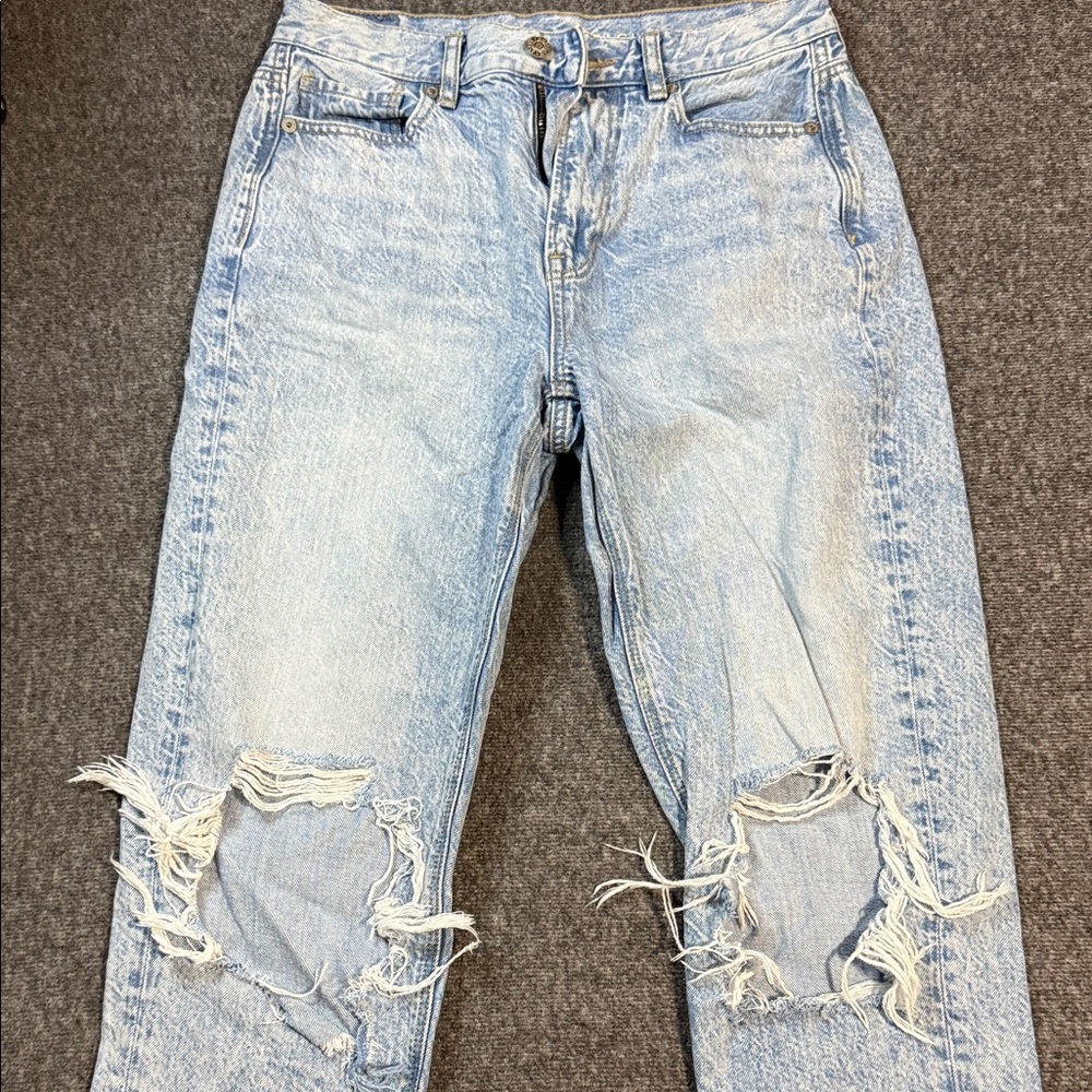 American Eagle Outfitters Light Blue Mom Jeans - Picture 2 of 6